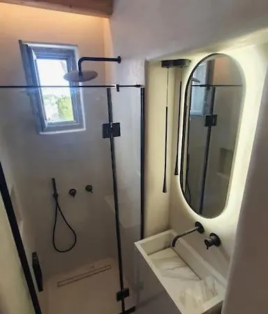 Key 3 * Naousa (Paros)